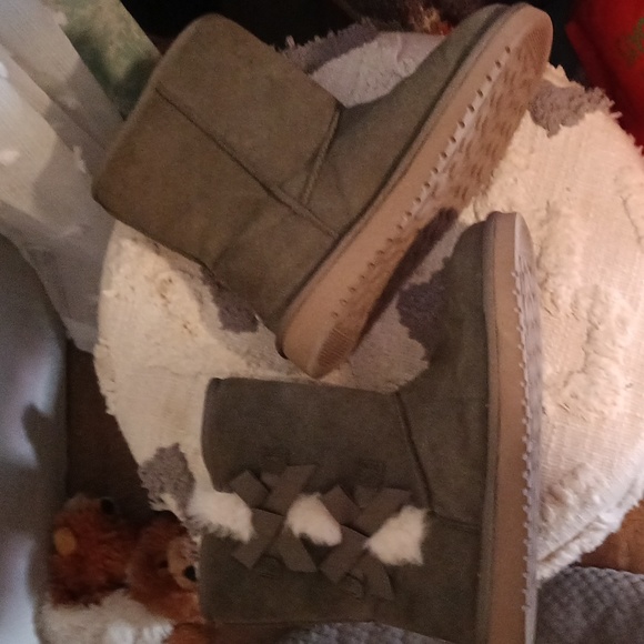 Koolaburra by UGG Bailey Bow II Boot Gray❤️ - Picture 6 of 9